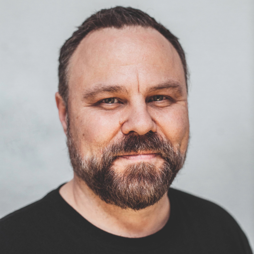 Pedro-Torrijos-por-Lupe-de-la-Vallina_1080x1080